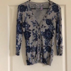 Soft floral cardigan with rhinestone buttons 💎